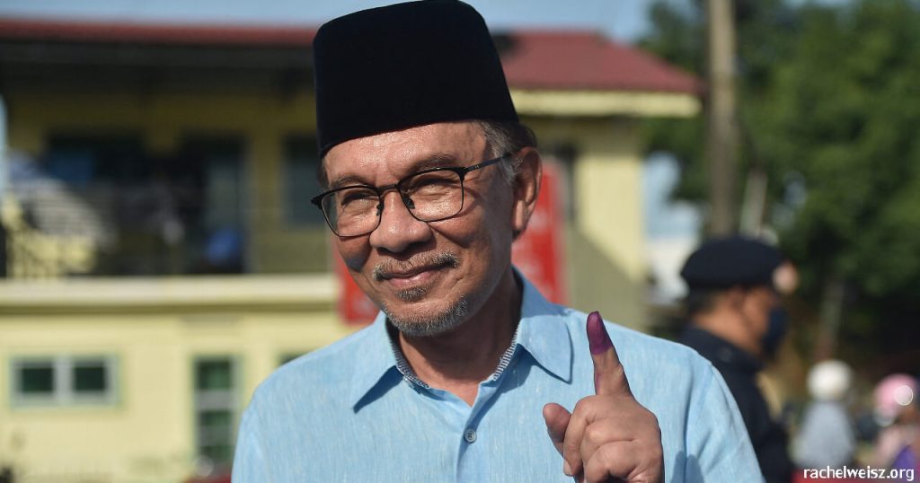 Malaysia’s Anwar อันวาร์ อิบราฮิมได้รับการเสนอชื่อให้เป็นนายกรัฐมนตรีคนใหม่ของมาเลเซีย ถือเป็นการกลับมาอย่างเหลือเชื่อของชายผู้ซึ่งได้รับ