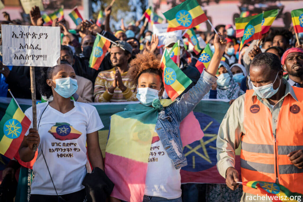 Ethiopia Eritrea รัฐบาลเอธิโอเปียกล่าวหาว่าสหรัฐฯ ใช้แนวทางแบบ "พรรคพวก" โดยกล่าวหาว่ากองกำลังของตนและกองทหารเอริเทรียก่ออาชญา